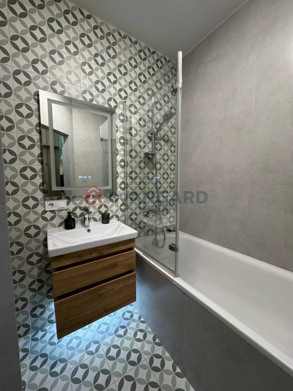 2 ��. ��������, 62/38/16 ��. �., 12/19 ������ ���� 6