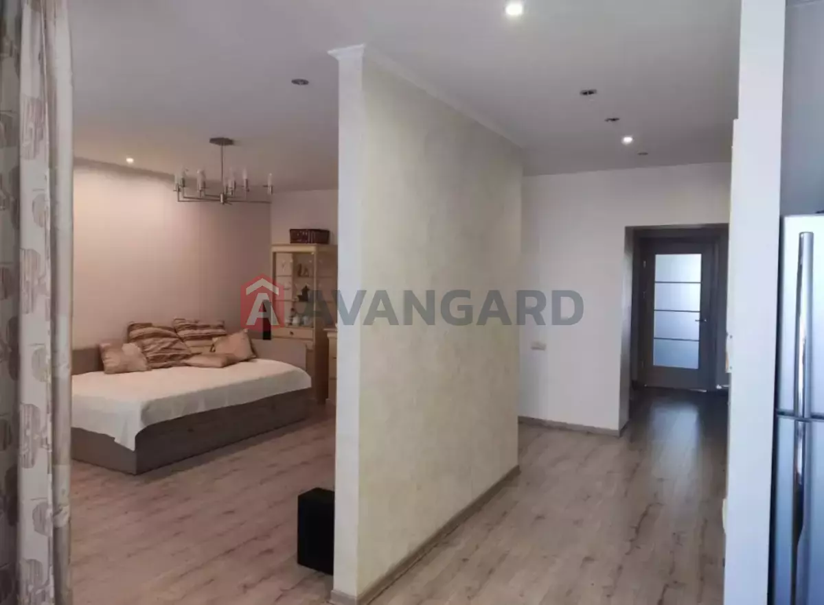 3 ��. ��������, 100/-/- ��. �., 13/17 ������ ���� 10