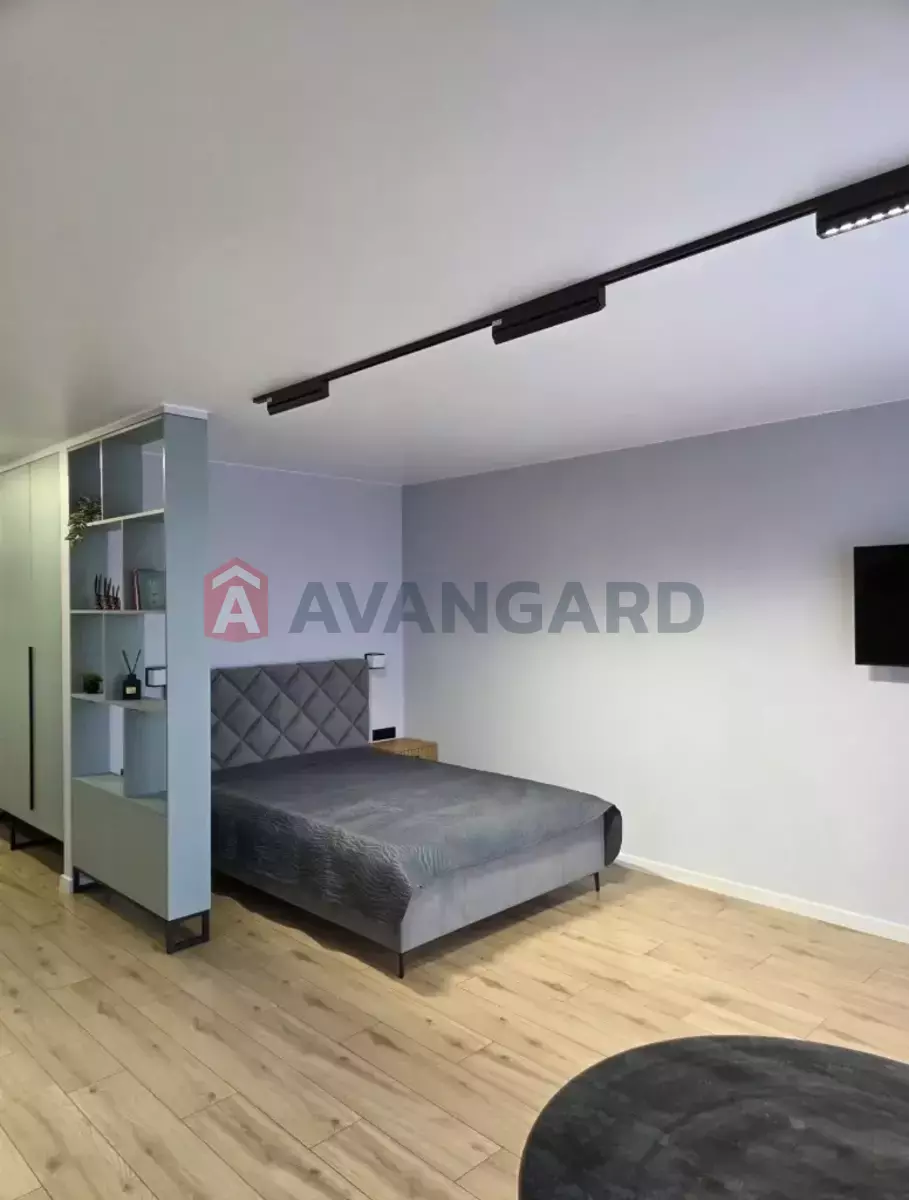 1 ����. ��������, 35/-/- ��. �., 9/10 ���� ���� 3