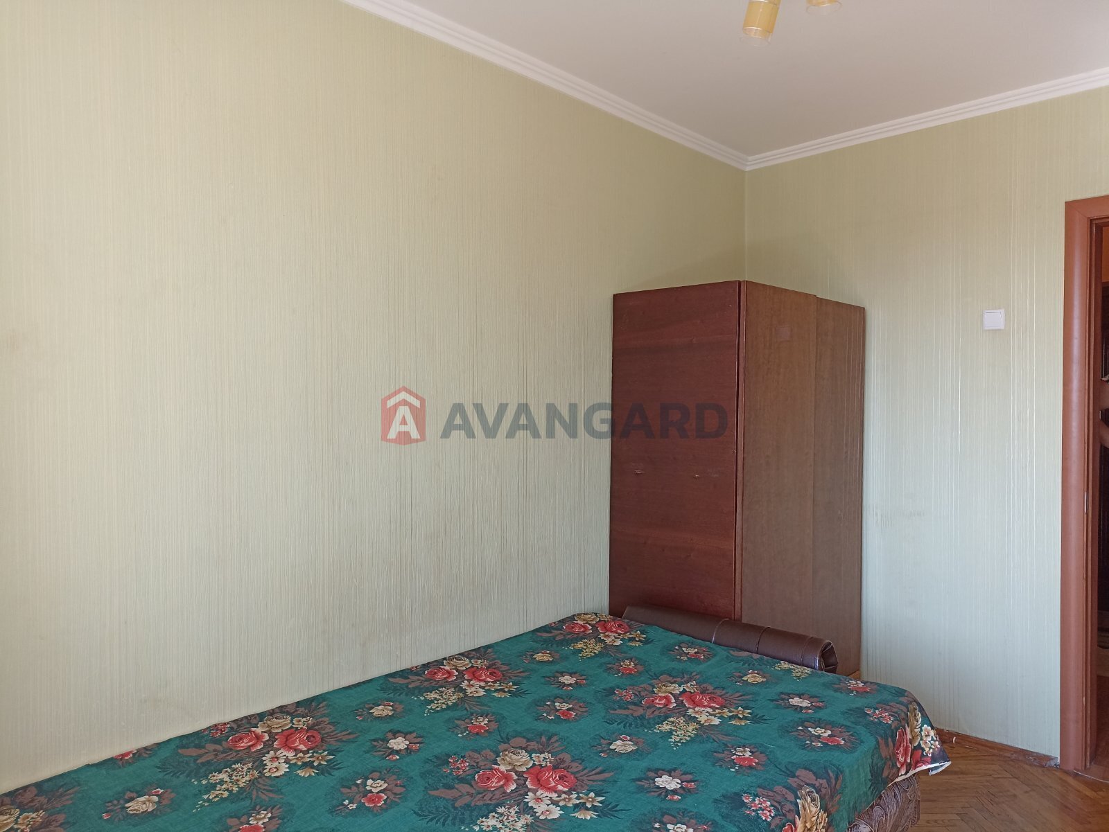1 ��. ��������, 45/28/5 ��. �., 9/9 ������ ���� 9
