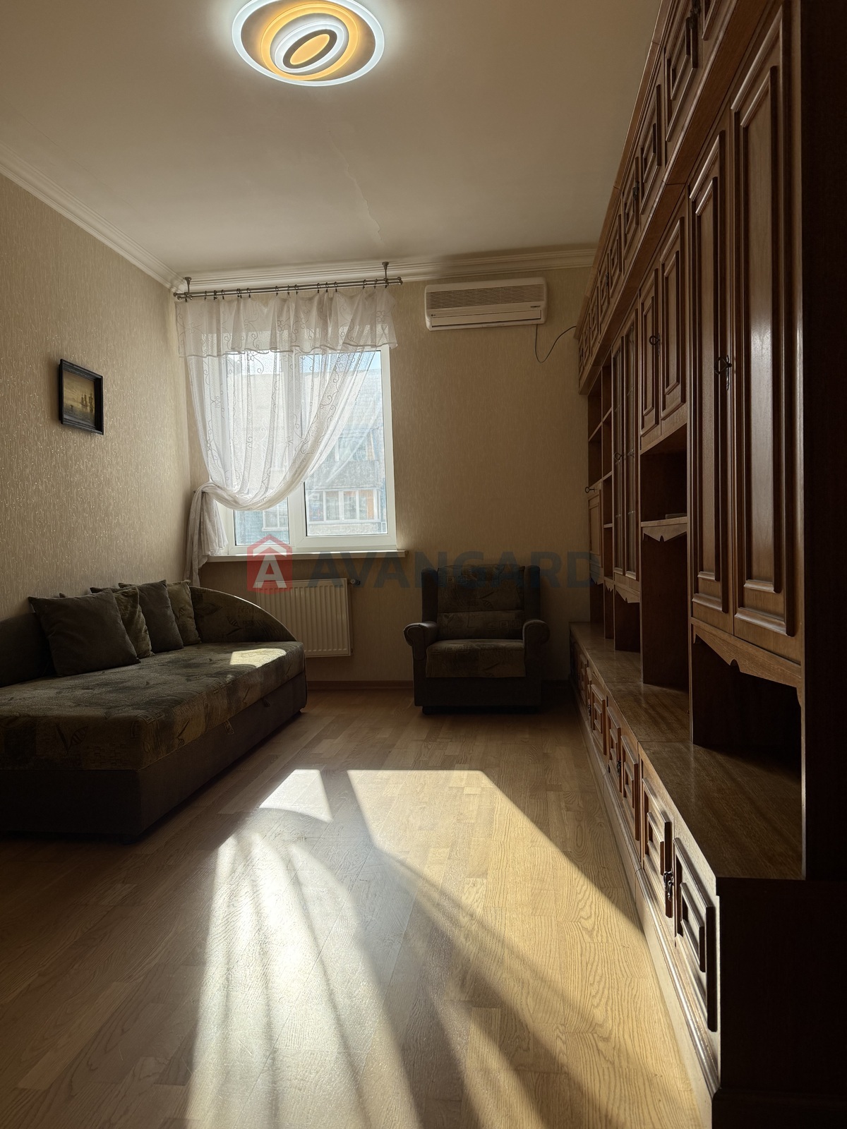 1 ��. ��������, 74/40/16 ��. �., 7/10 ������ ���� 14