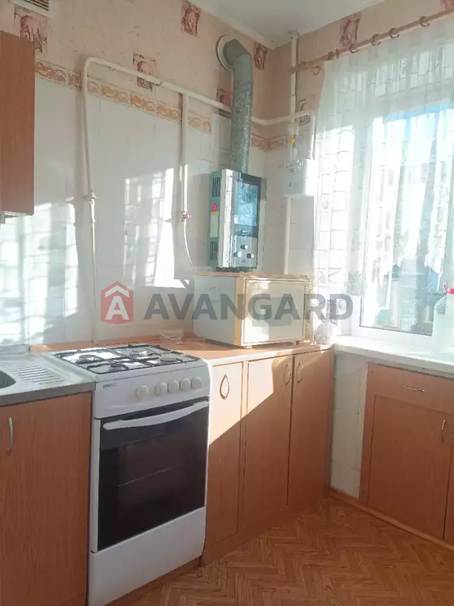 1 ��. ��������, 35/18/6 ��. �., 4/5 ������ ���� 9