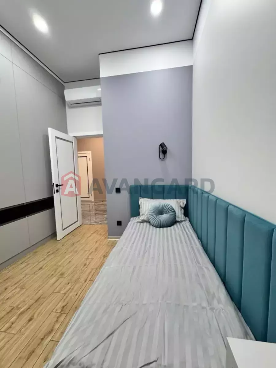 3 ��. ��������, 70/-/- ��. �., 15/20 ������ ���� 11