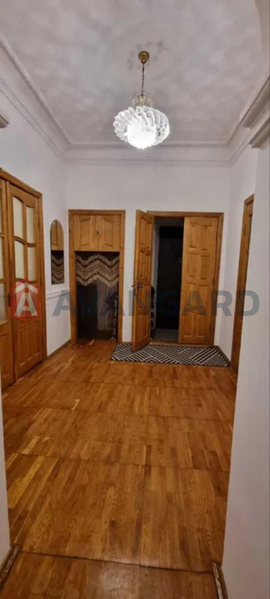 4 ��. ��������, 90/-/10 ��. �., 3/3 ������ ���� 6