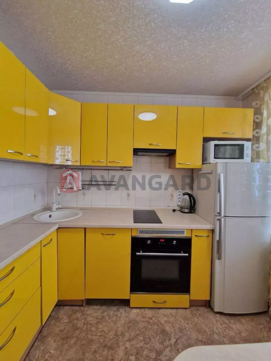 1 ����. ��������, 40/-/9 ��. �., 12/12 ���� ���� 8