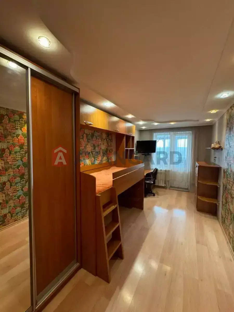 3 ����. ��������, 80/45/10 ��. �., 9/9 ���� ���� 5