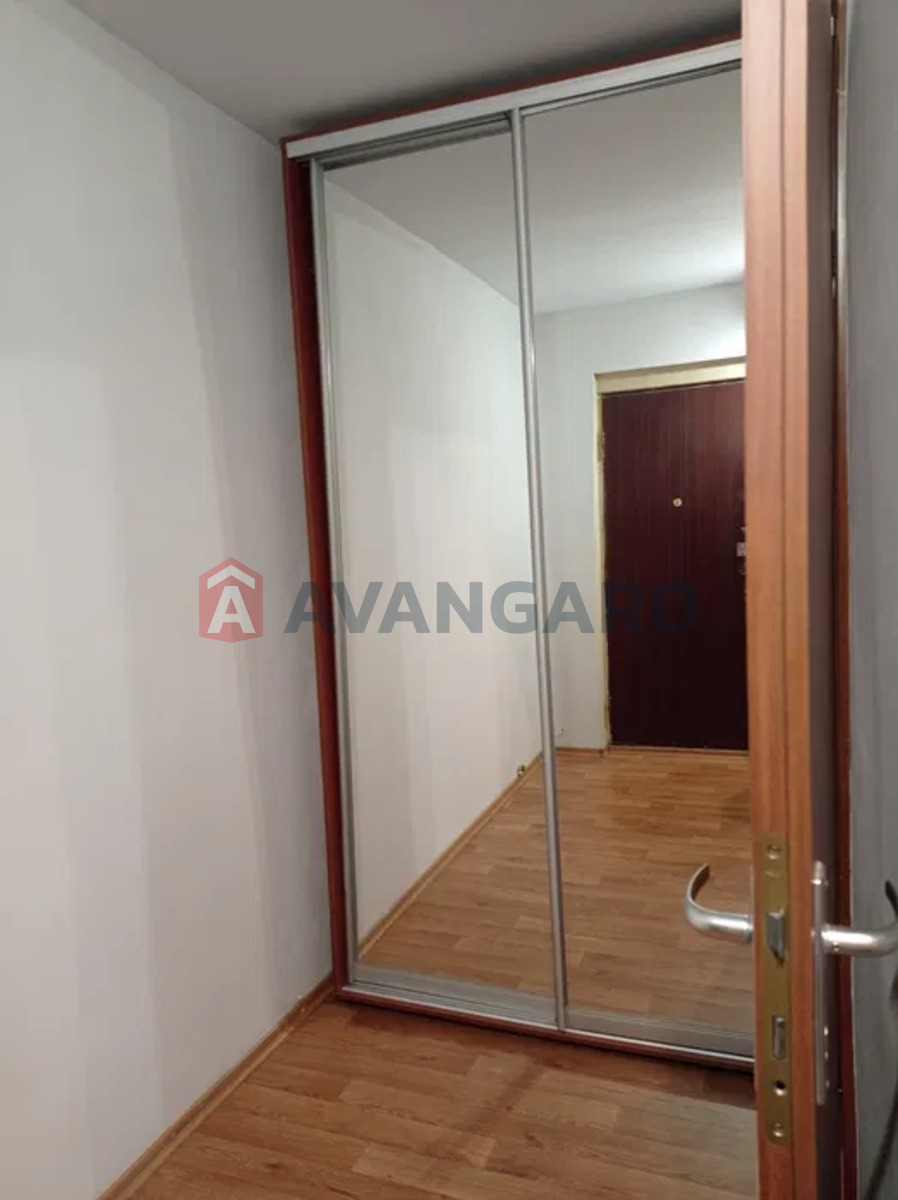 1 . , 40/-/7 . ., 8/9   9