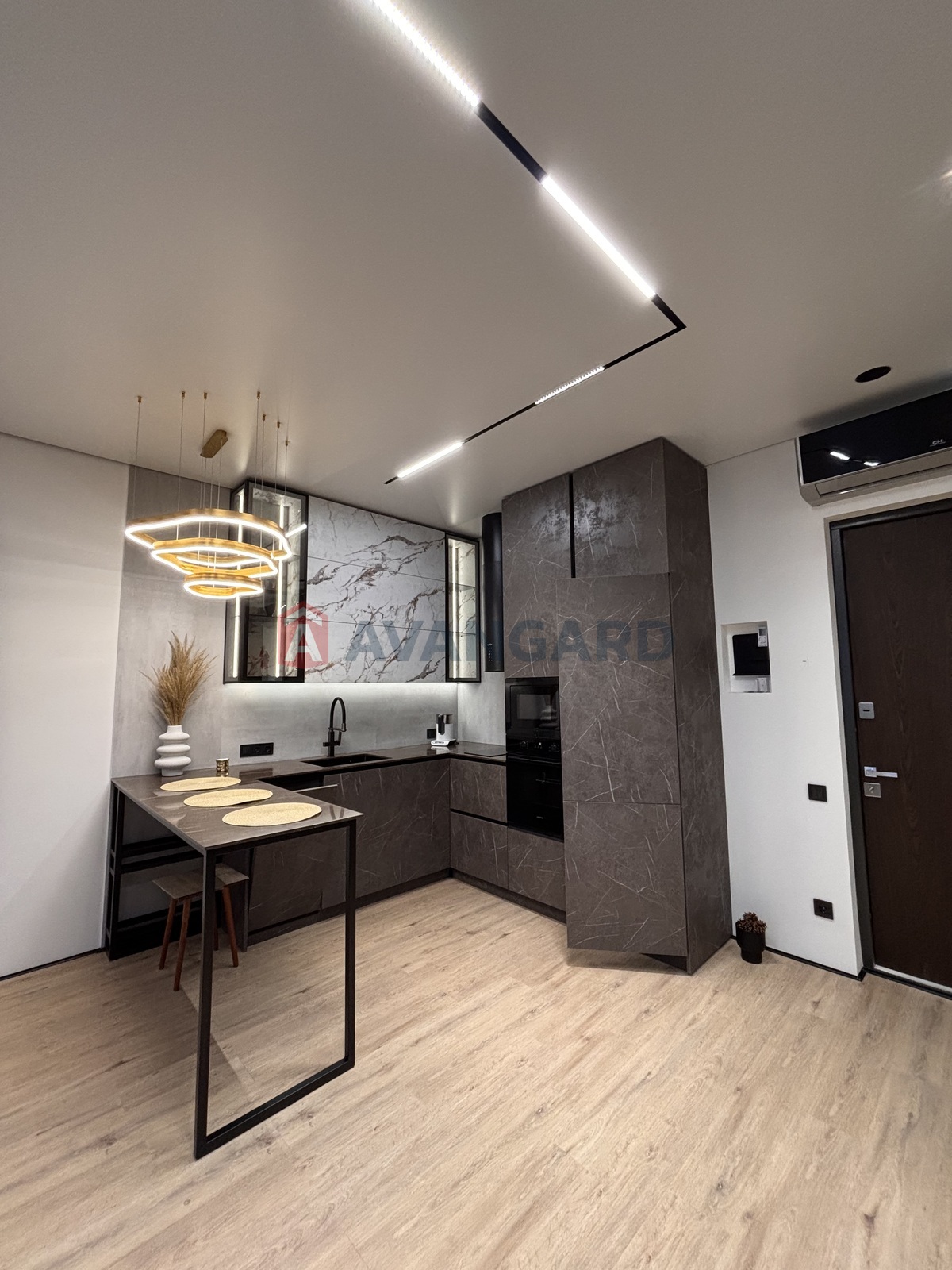 2 ��. ��������, 52/37/5 ��. �., 8/10 ������ ���� 13