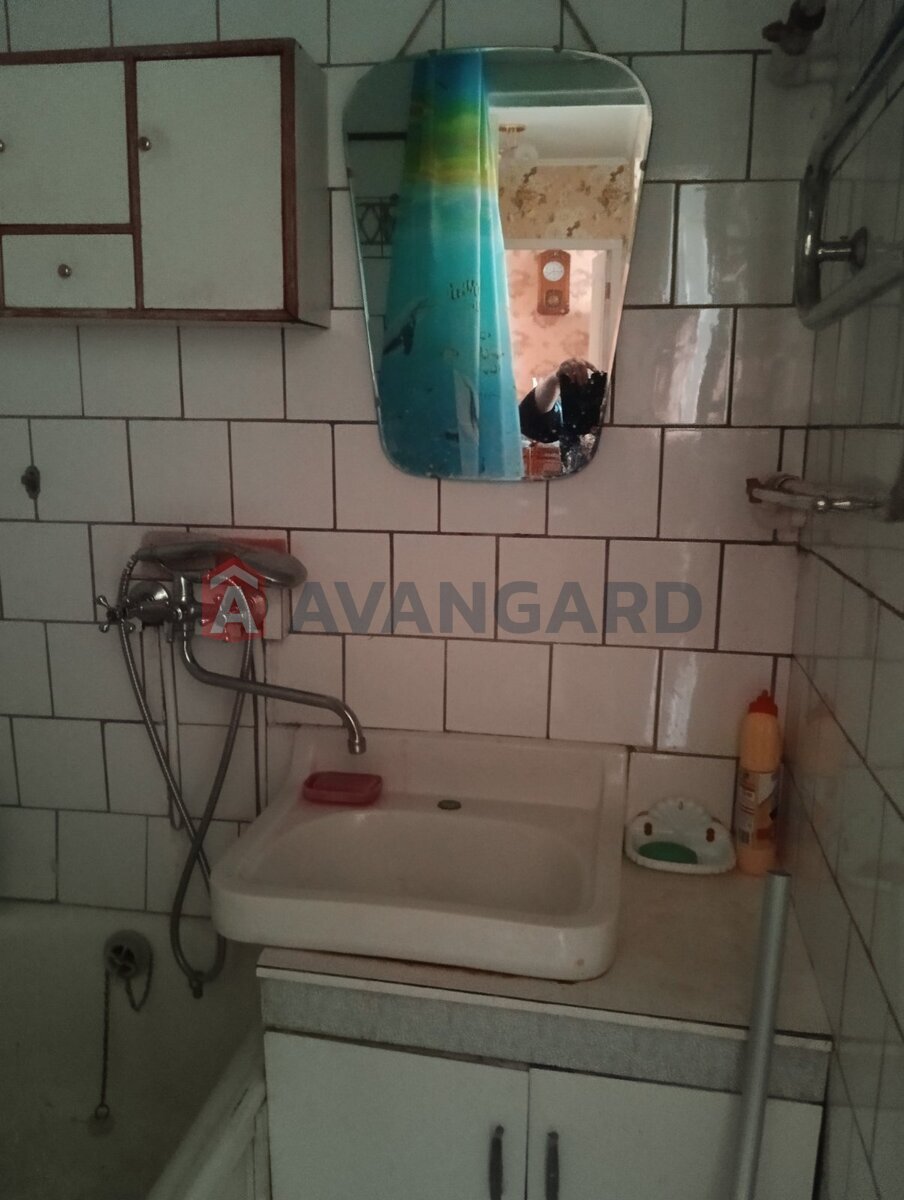 3 ��. ��������, 68/-/9 ��. �., 7/9 ������ ���� 4