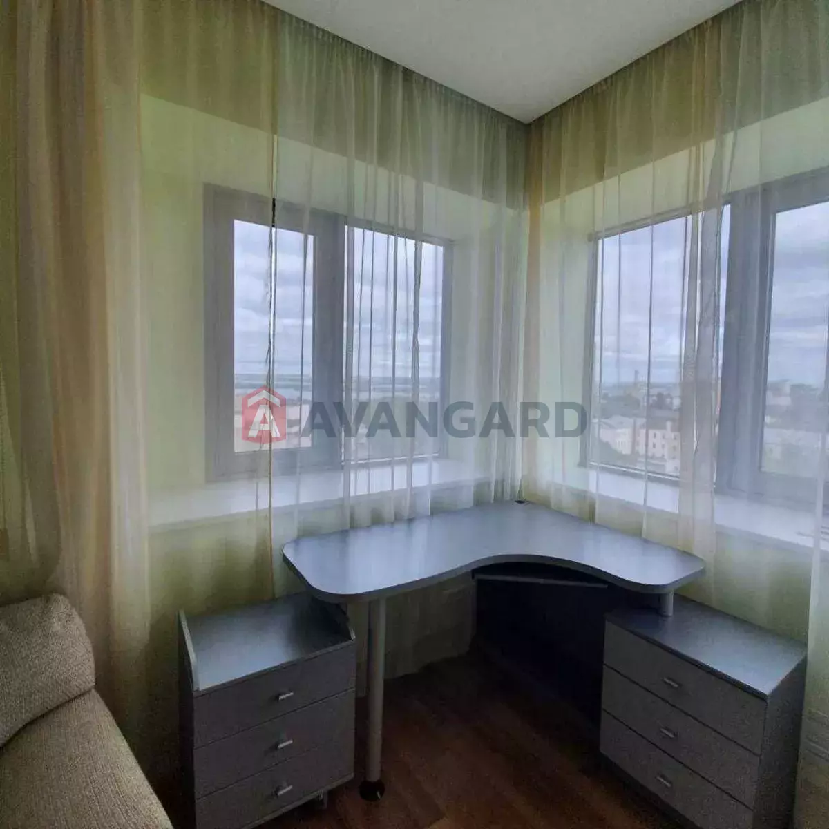 4 ��. ��������, 151/-/30 ��. �., 12/28 ������ ���� 6