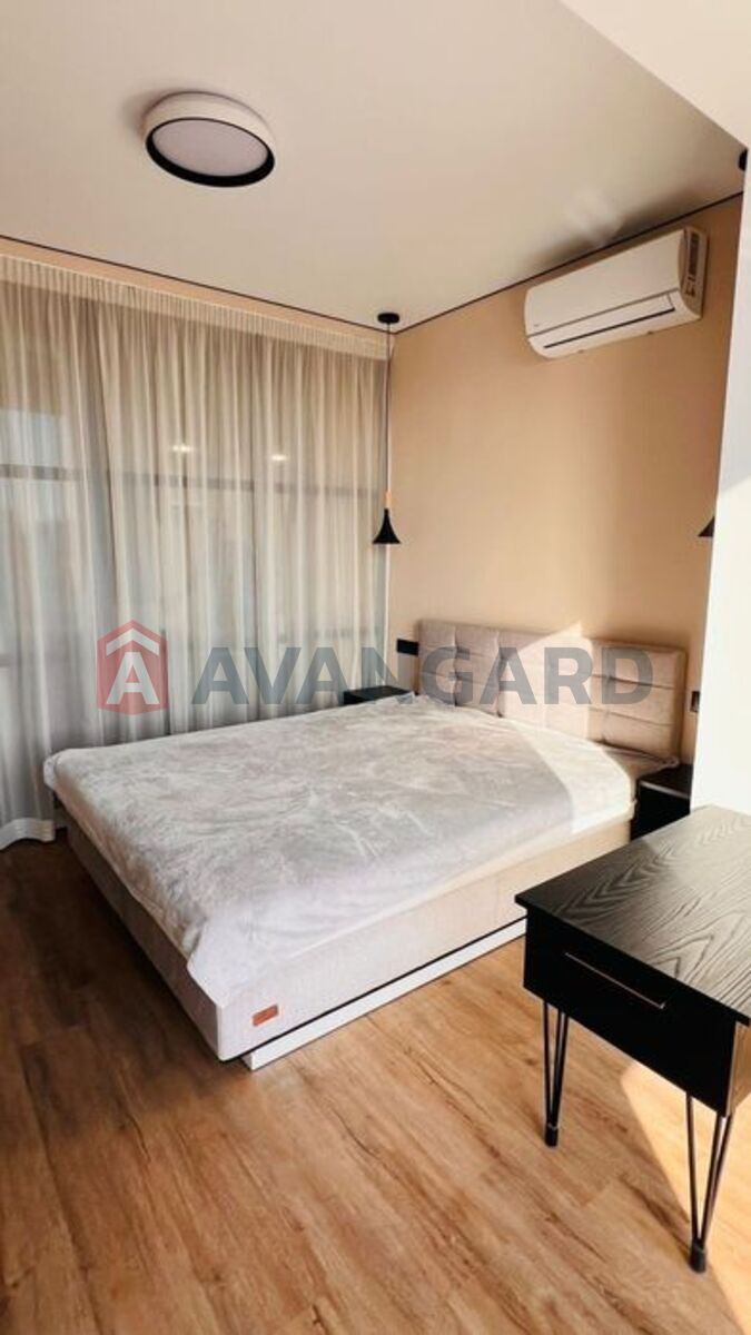 1 ��. ��������, 54/-/15 ��. �., 7/10 ������ ���� 8