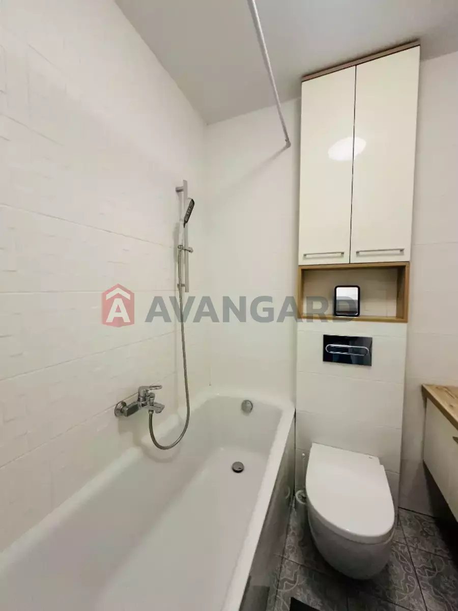 1 ��. ��������, 42/20/15 ��. �., 11/12 ������ ���� 10