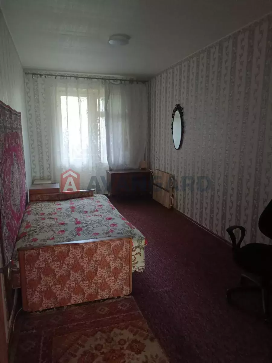 3 ����. ��������, 65/-/8 ��. �., 4/9 ���� ���� 4