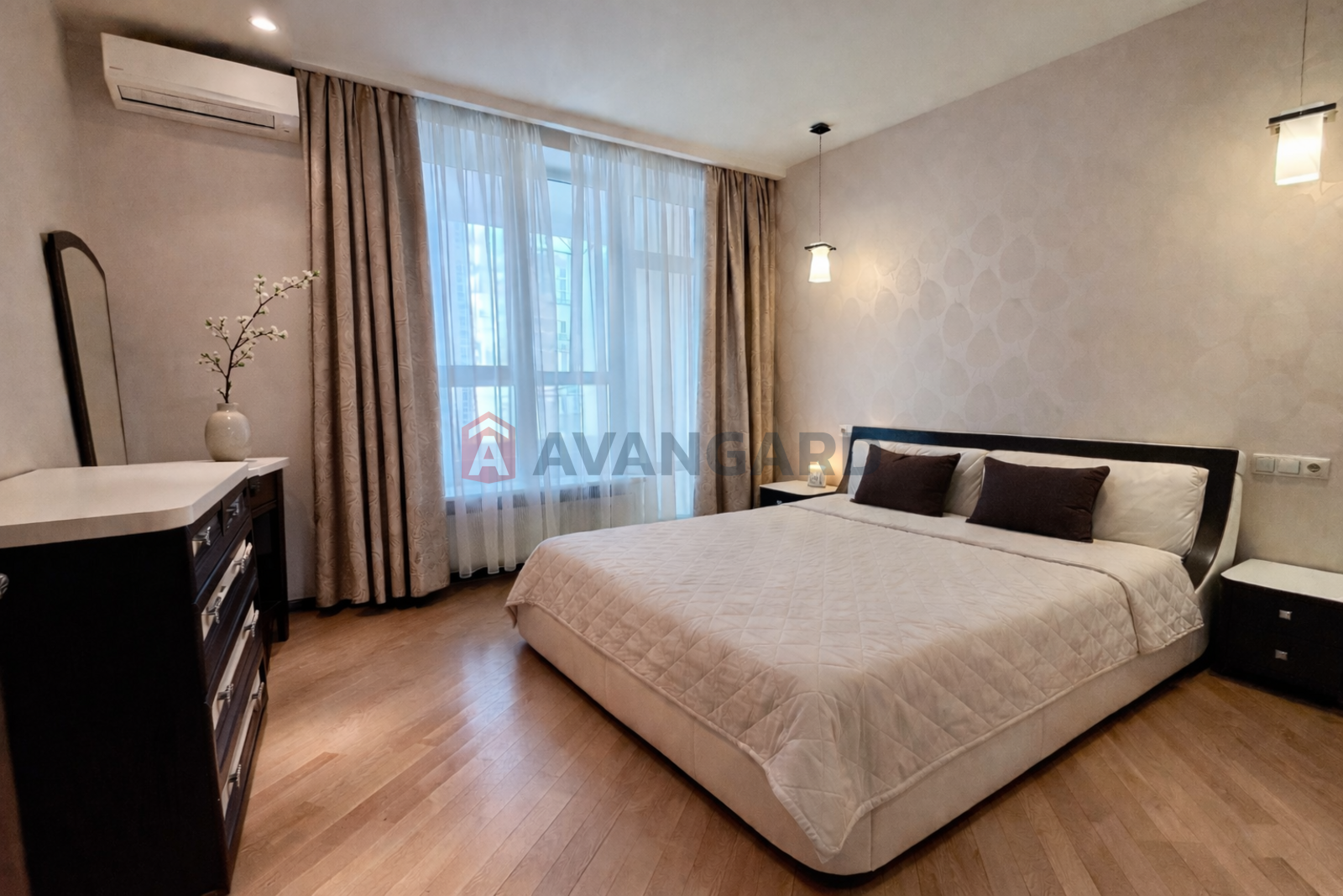 3 ��. ��������, 108/88/20 ��. �., 10/25 ������ ���� 1