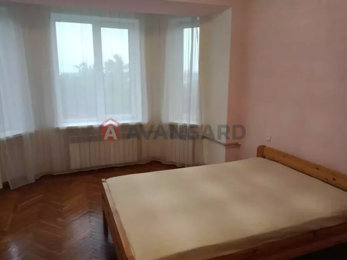 2 ��. ��������, 51/-/8 ��. �., 4/5 ������ ���� 12