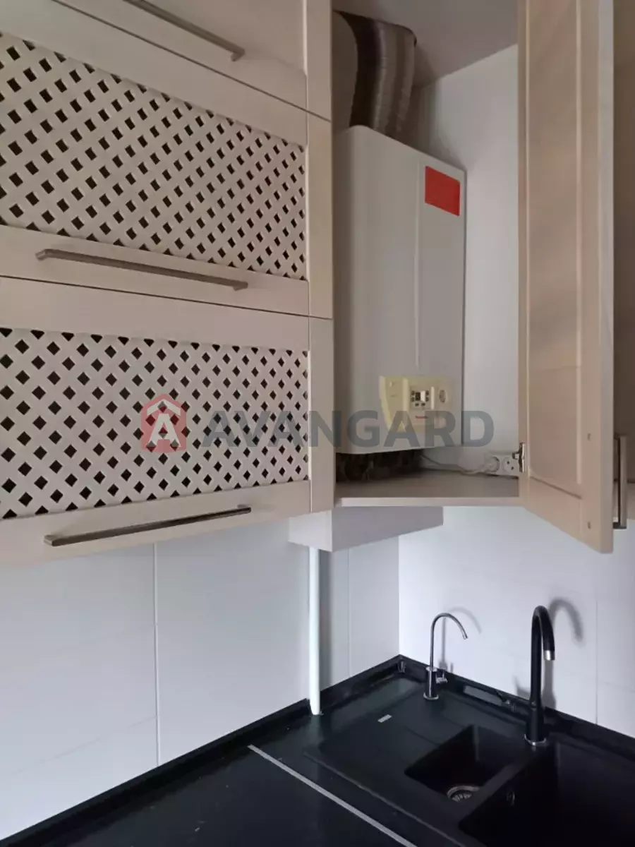 3 ��. ��������, 64/-/- ��. �., 2/5 ������ ���� 13