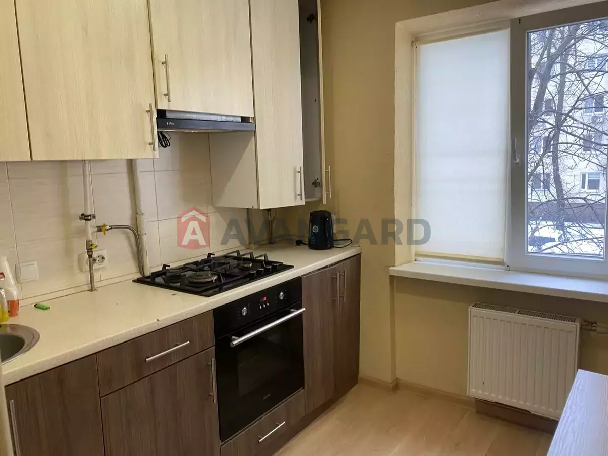 1 ��. ��������, 33/-/5 ��. �., 3/5 ������ ���� 1