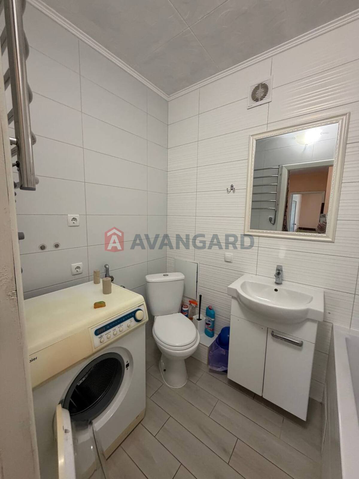 3 ����. ��������, 68/42/9 ��. �., 5/9 ���� ���� 2