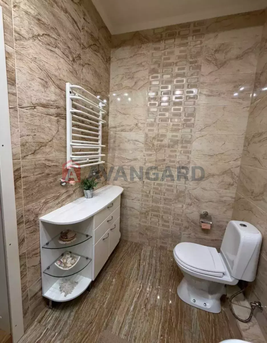 4 ��. ��������, 172/-/- ��. �., 3/9 ������ ���� 9