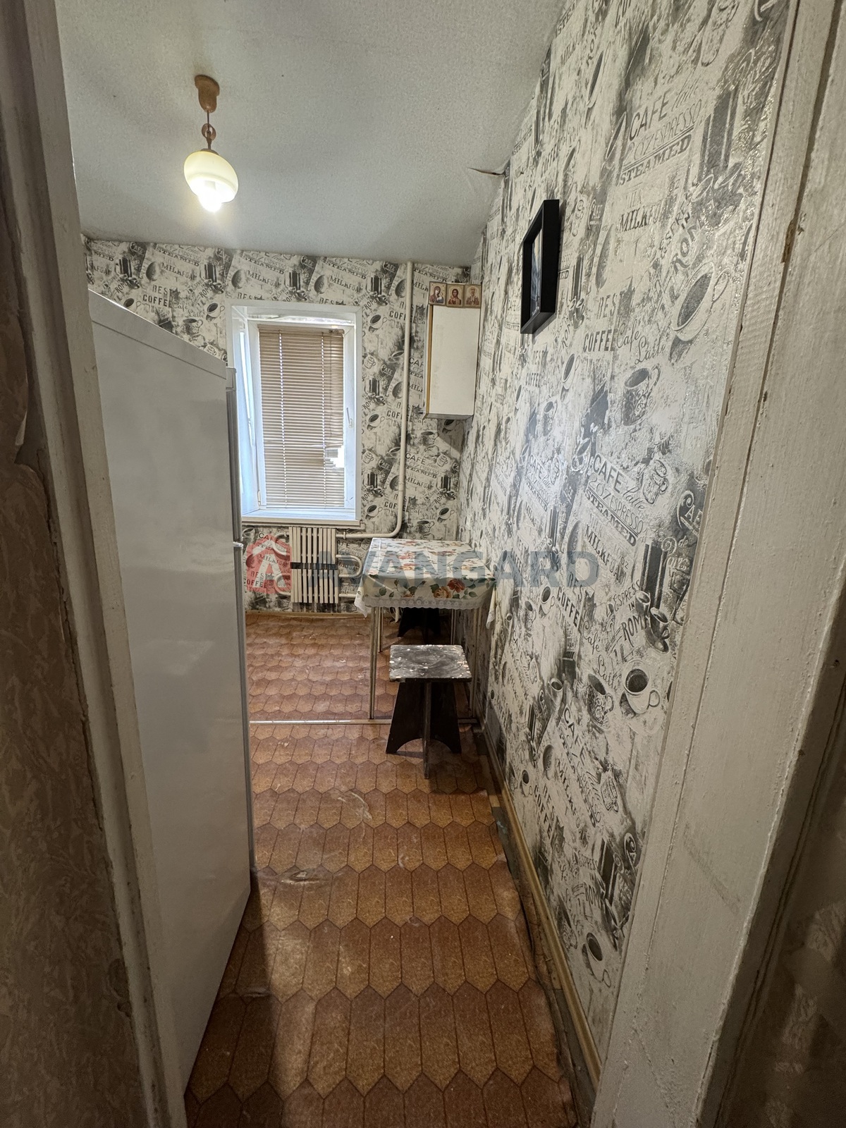 1 ����. ��������, 37,2/-/7,2 ��. �., 8/10 ���� ���� 4