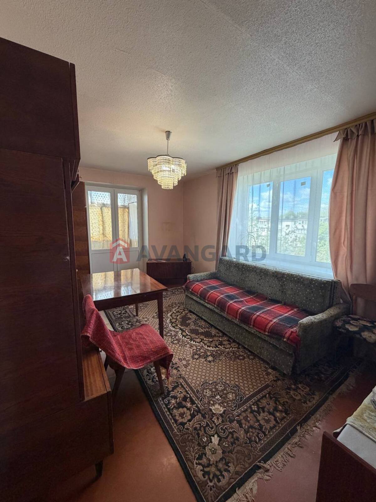 3 ����. ��������, 68/42/9 ��. �., 5/9 ���� ���� 1