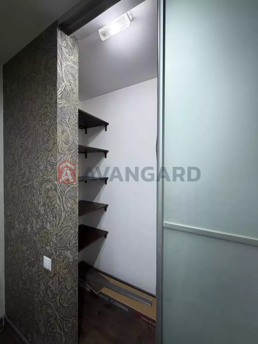 2 ����. ��������, 48/-/6 ��. �., 5/5 ���� ���� 5