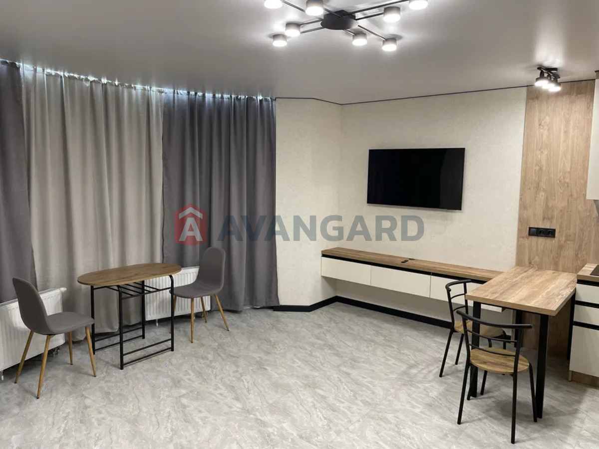 1 ��. ��������, 38/-/5 ��. �., 25/26 ������ ���� 13