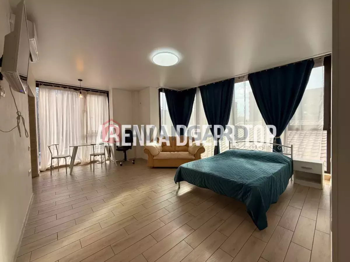 1 . , 44/-/- . ., 3/5   3