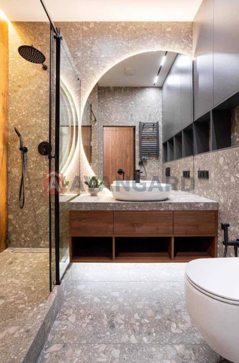 1 ��. ��������, 50/-/22 ��. �., 4/7 ������ ���� 18