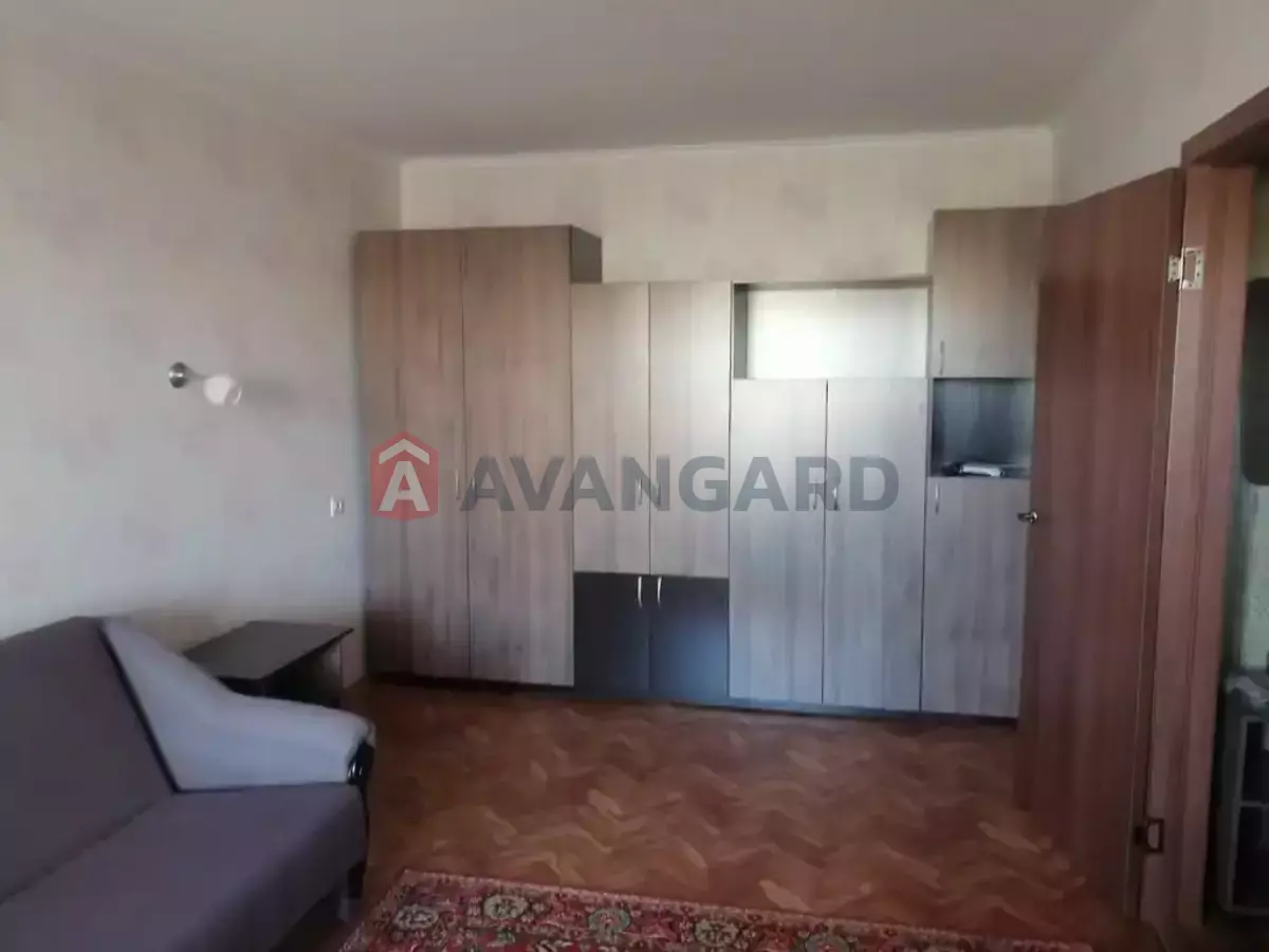 1 ��. ��������, 34/18/8 ��. �., 5/9 ������ ���� 1