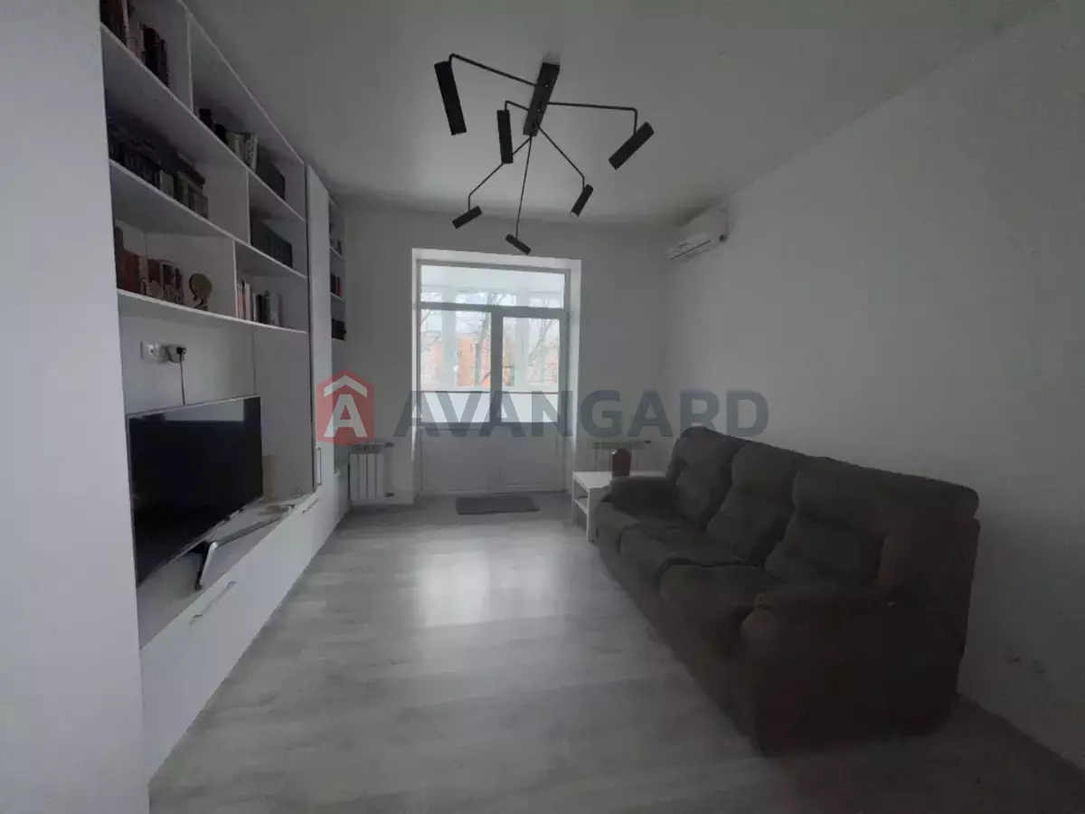 2 ��. ��������, 56/-/9 ��. �., 4/5 ������ ���� 11