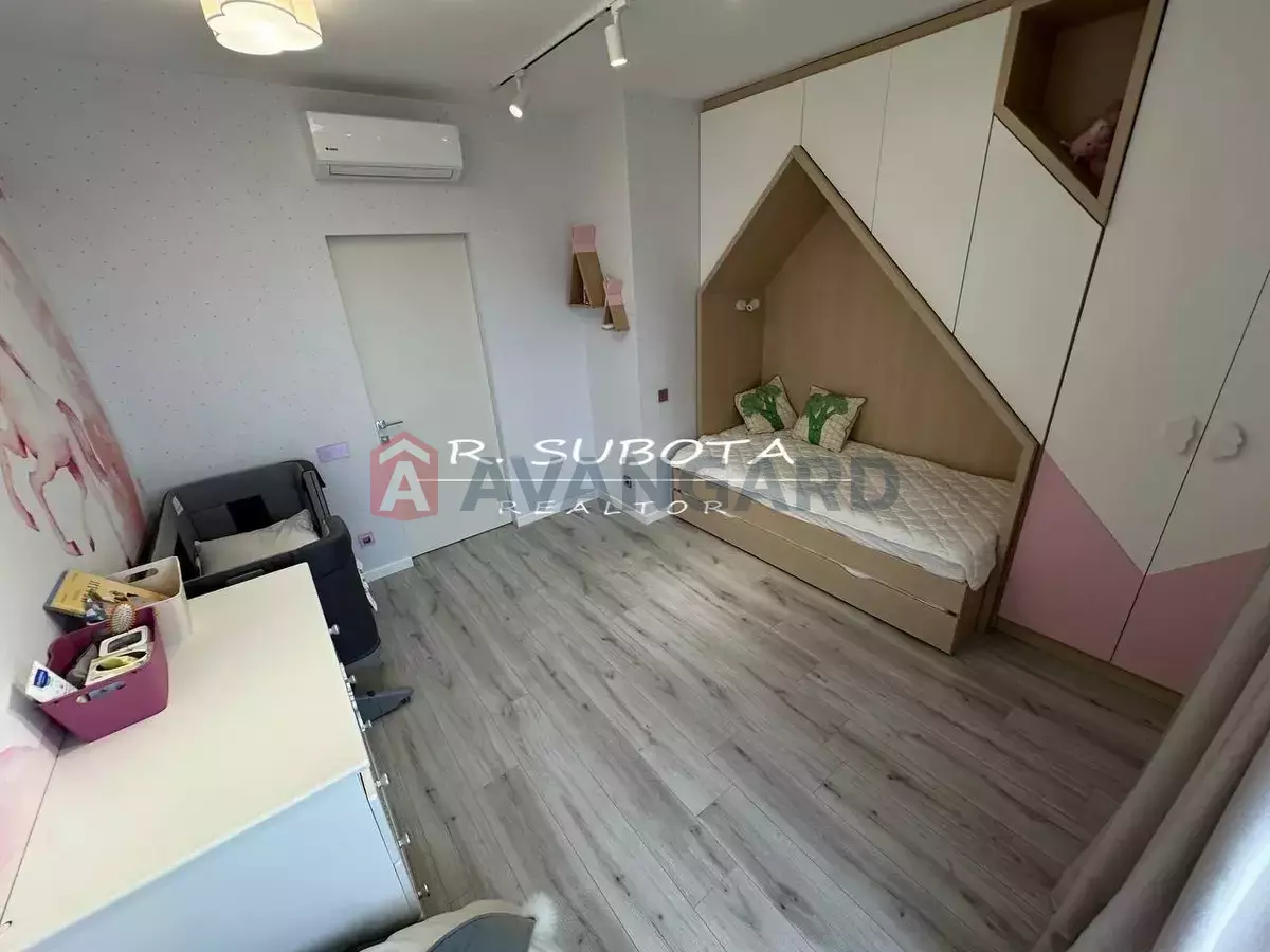 4 ��. ��������, 140/-/- ��. �., 19/24 ������ ���� 15