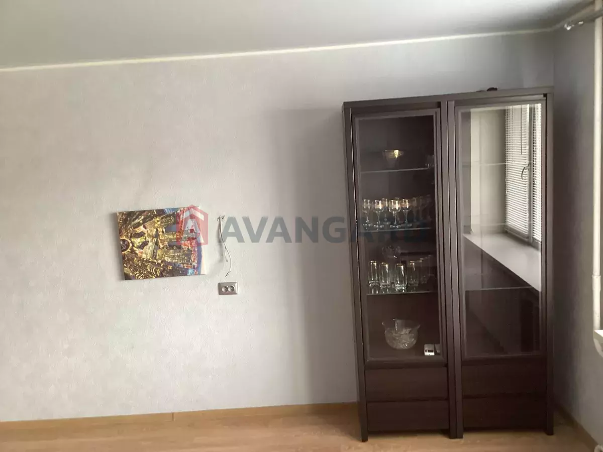 2 ��. ��������, 51/-/9 ��. �., 8/9 ������ ���� 6