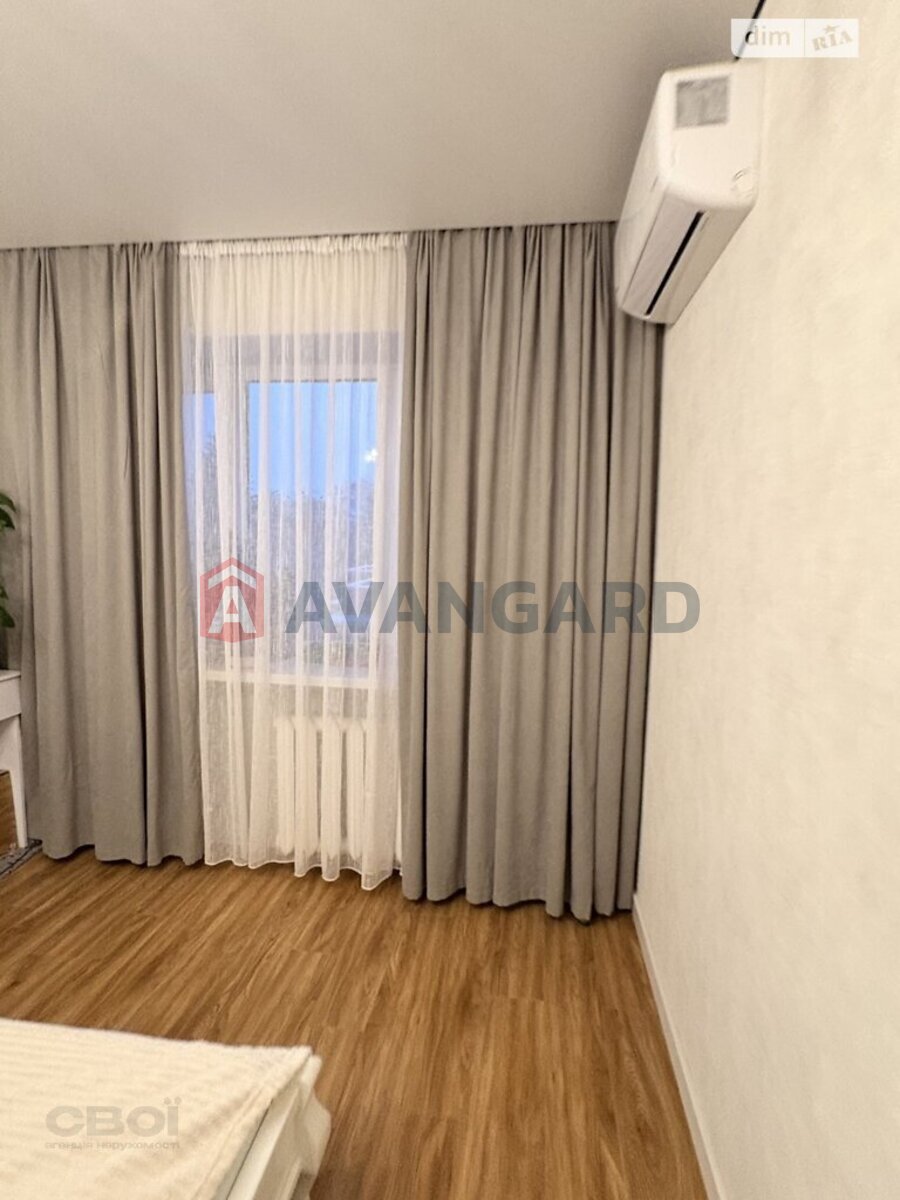 2 ��. ��������, 43/28/7 ��. �., 4/5 ������ ���� 4