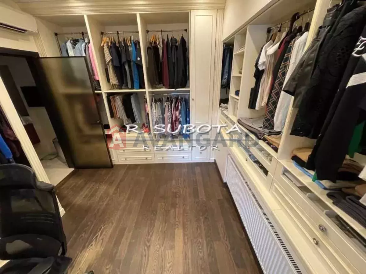 4 ����. ��������, 300/-/50 ��. �., 7/16 ���� ���� 7