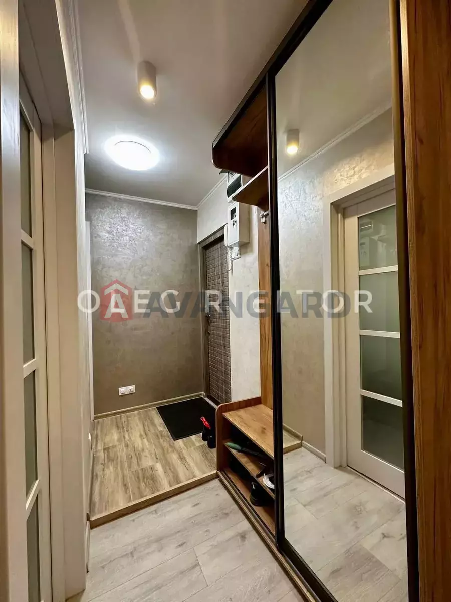 3 ��. ��������, 63/-/- ��. �., 4/12 ������ ���� 10