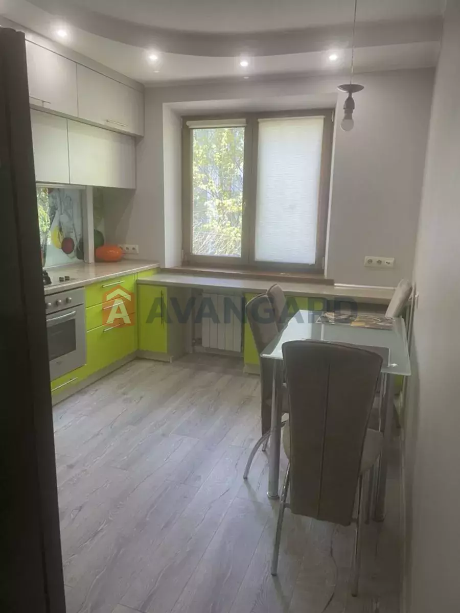 3 ��. ��������, 65/-/10 ��. �., 3/9 ������ ���� 5