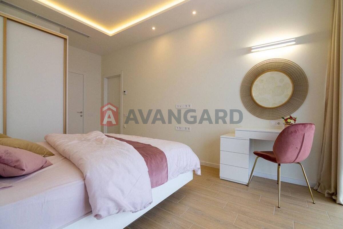 3 ��. ��������, 100/-/- ��. �., 21/22 ������ ���� 4