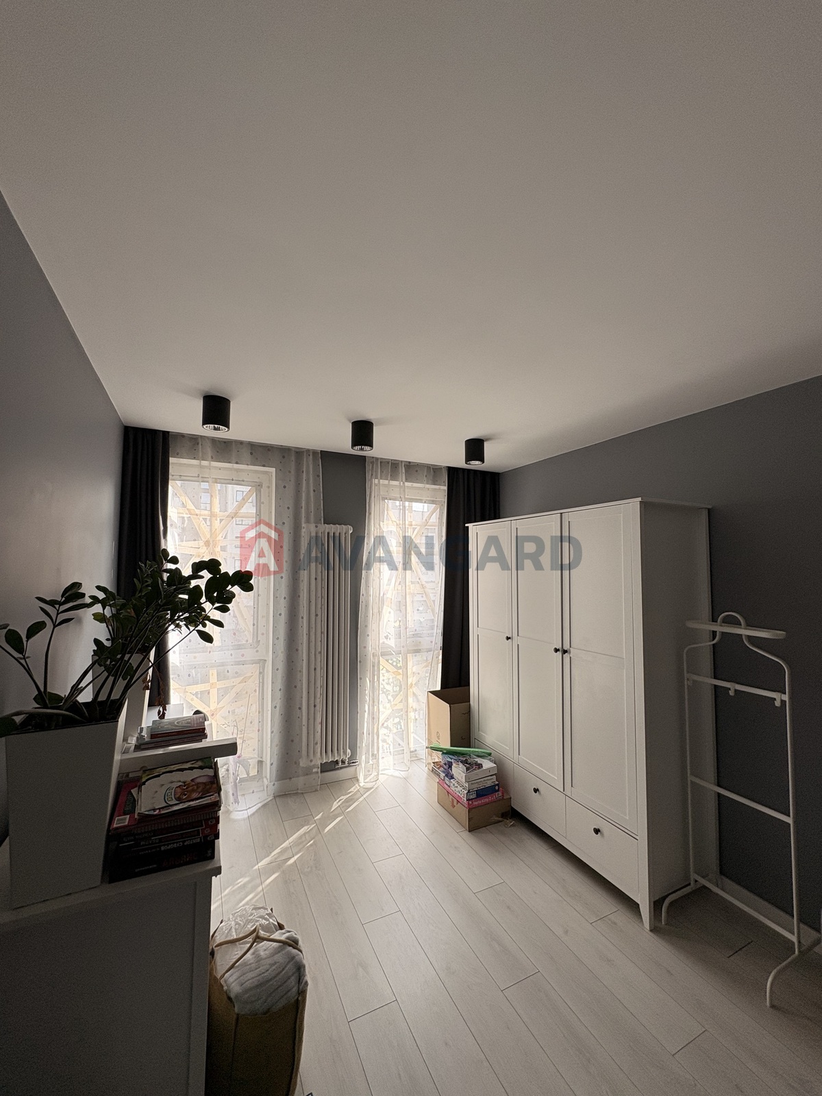 2 ��. ��������, 67/34/18 ��. �., 4/4 ������ ���� 19