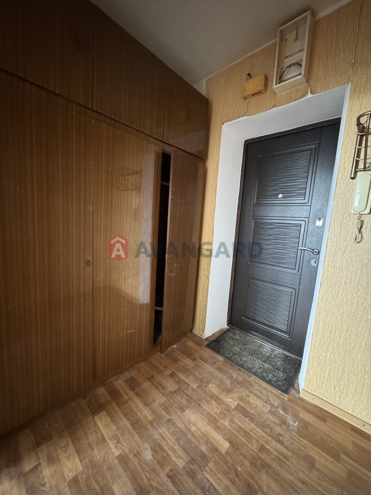 1 ����. ��������, 37,2/-/7,2 ��. �., 8/10 ���� ���� 13