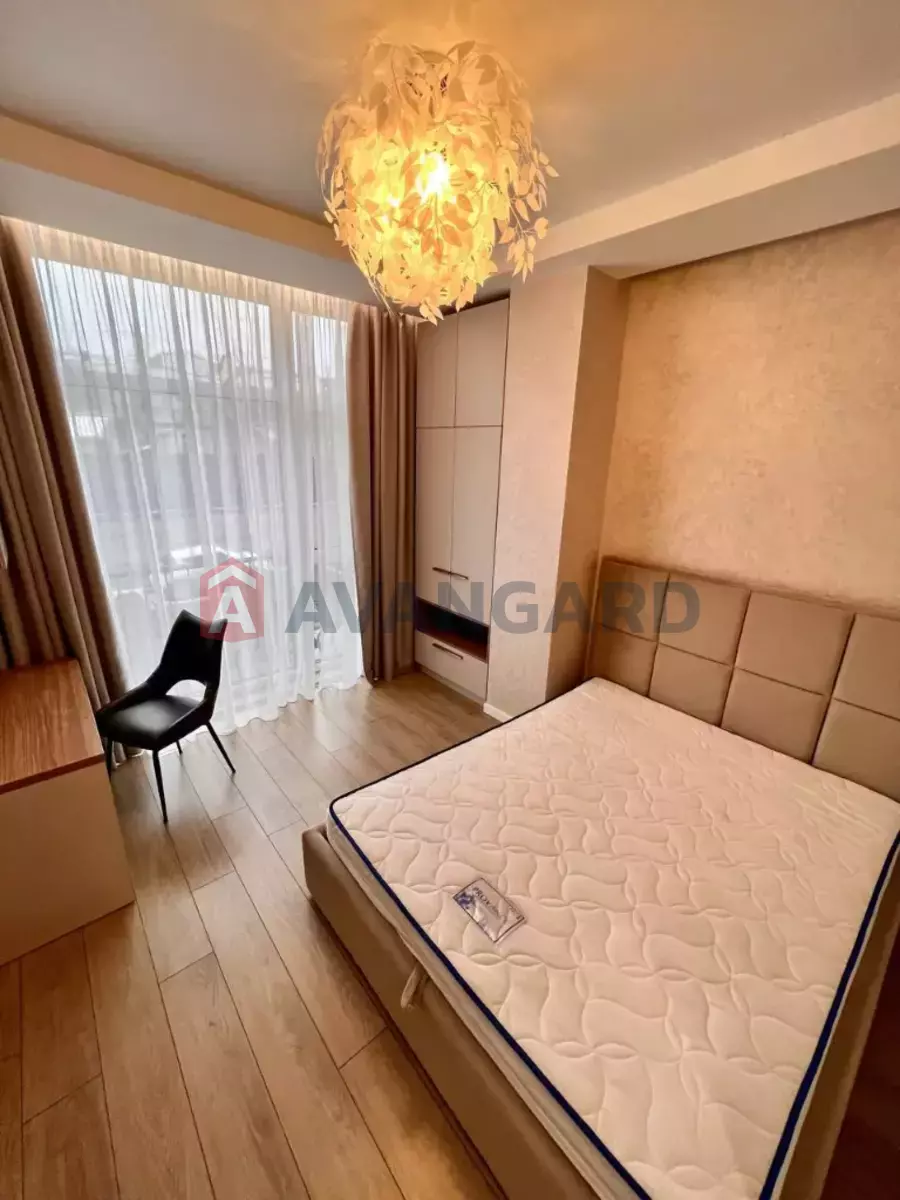 4 ��. ��������, 160/-/- ��. �., 2/6 ������ ���� 8