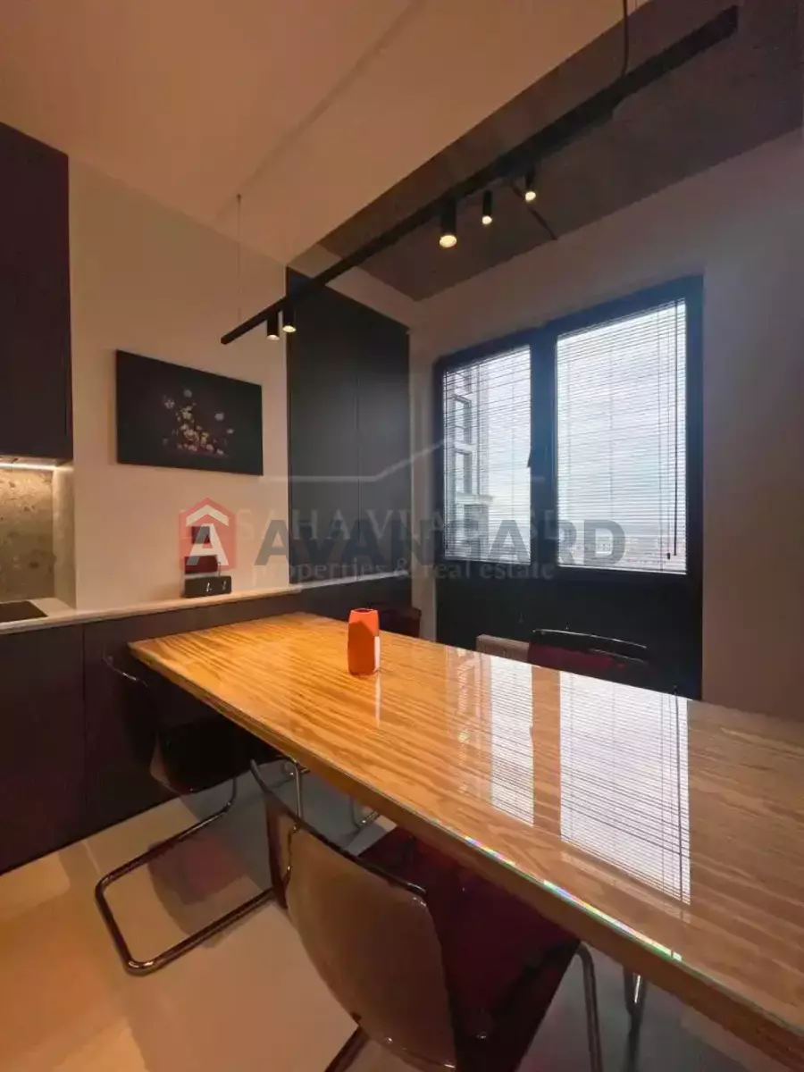 3 ��. ��������, 70/-/- ��. �., 7/12 ������ ���� 9