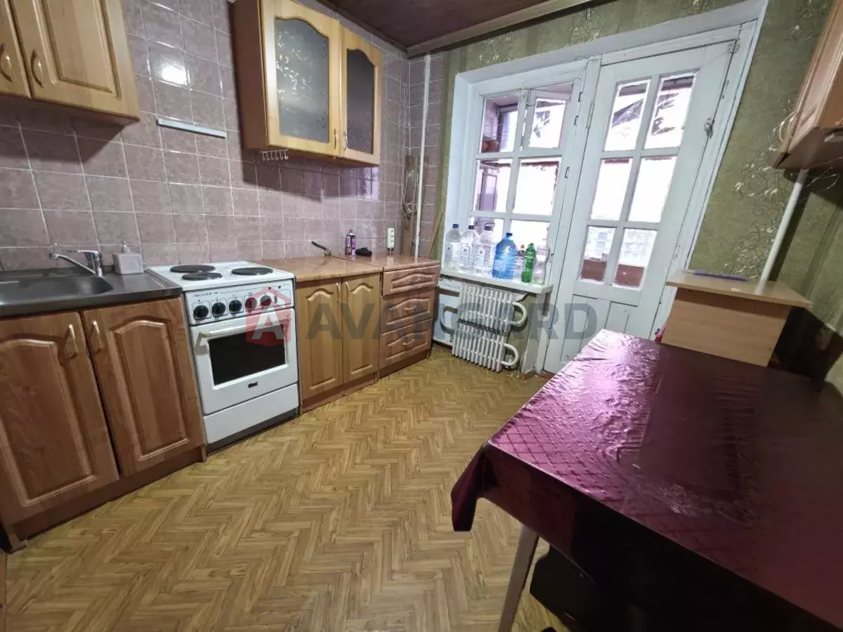 1 ����. ��������, 40/-/8 ��. �., 9/12 ���� ���� 1