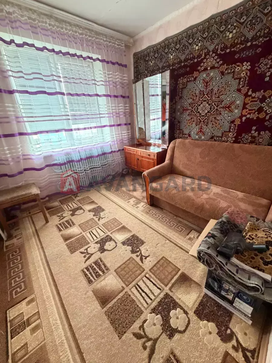 3 ��. ��������, 70/43/8 ��. �., 9/9 ������ ���� 8