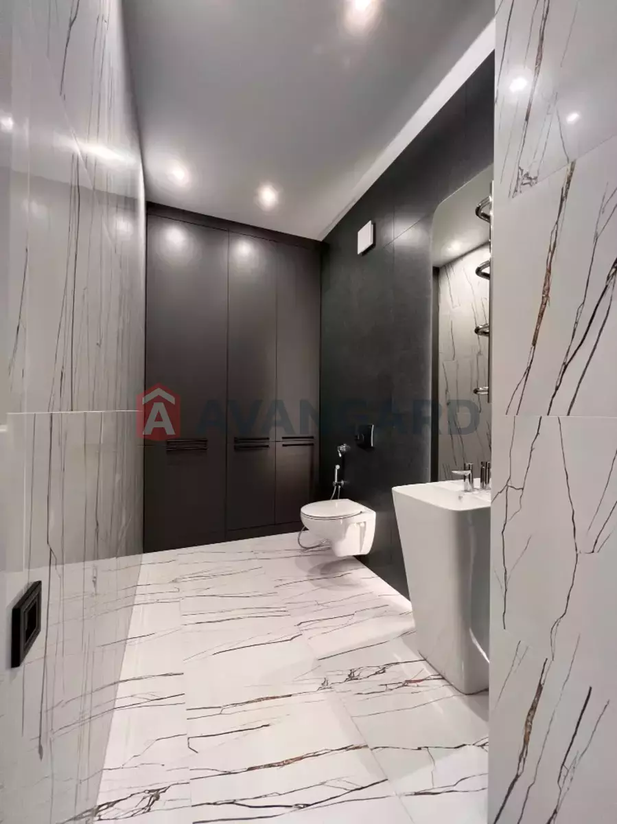 3 ��. ��������, 137/-/- ��. �., 2/5 ������ ���� 6