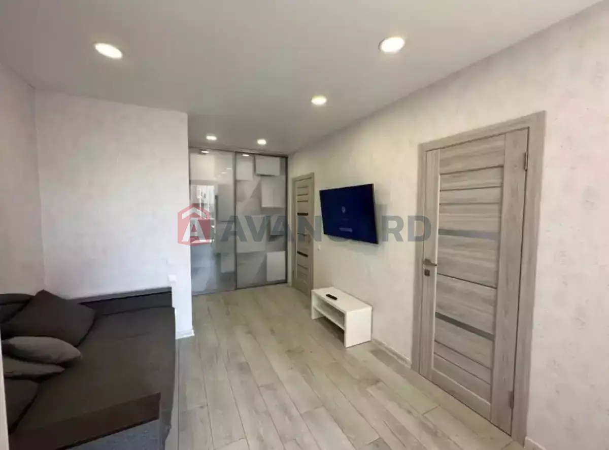 2 ��. ��������, 50/-/15 ��. �., 6/10 ������ ���� 6