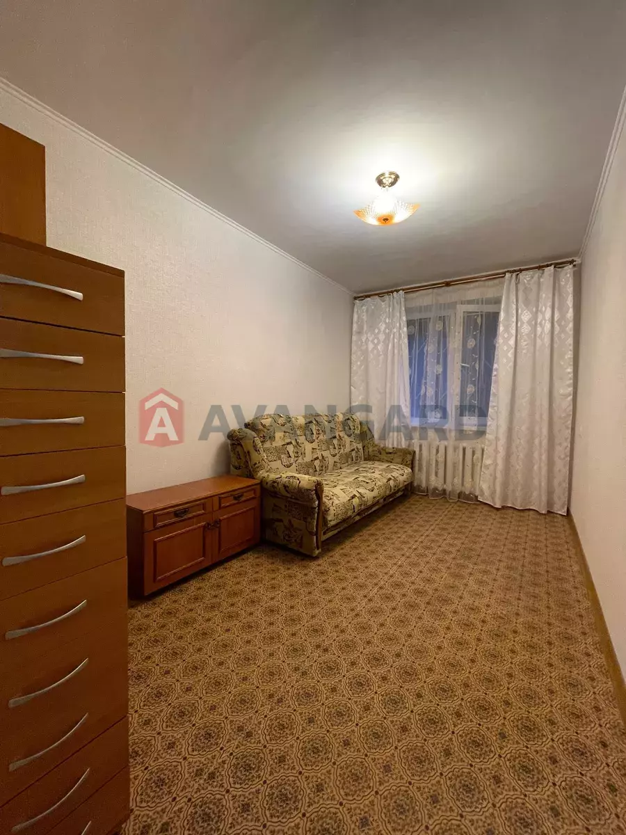 2 ����. ��������, 47/-/8 ��. �., 1/9 ���� ���� 3