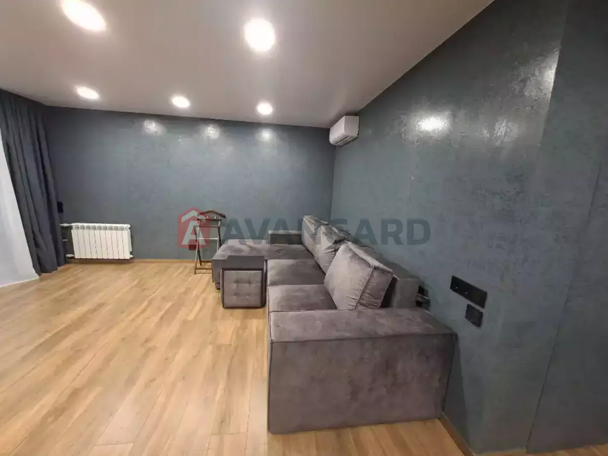 2 ��. ��������, 52/-/15 ��. �., 7/14 ������ ���� 8