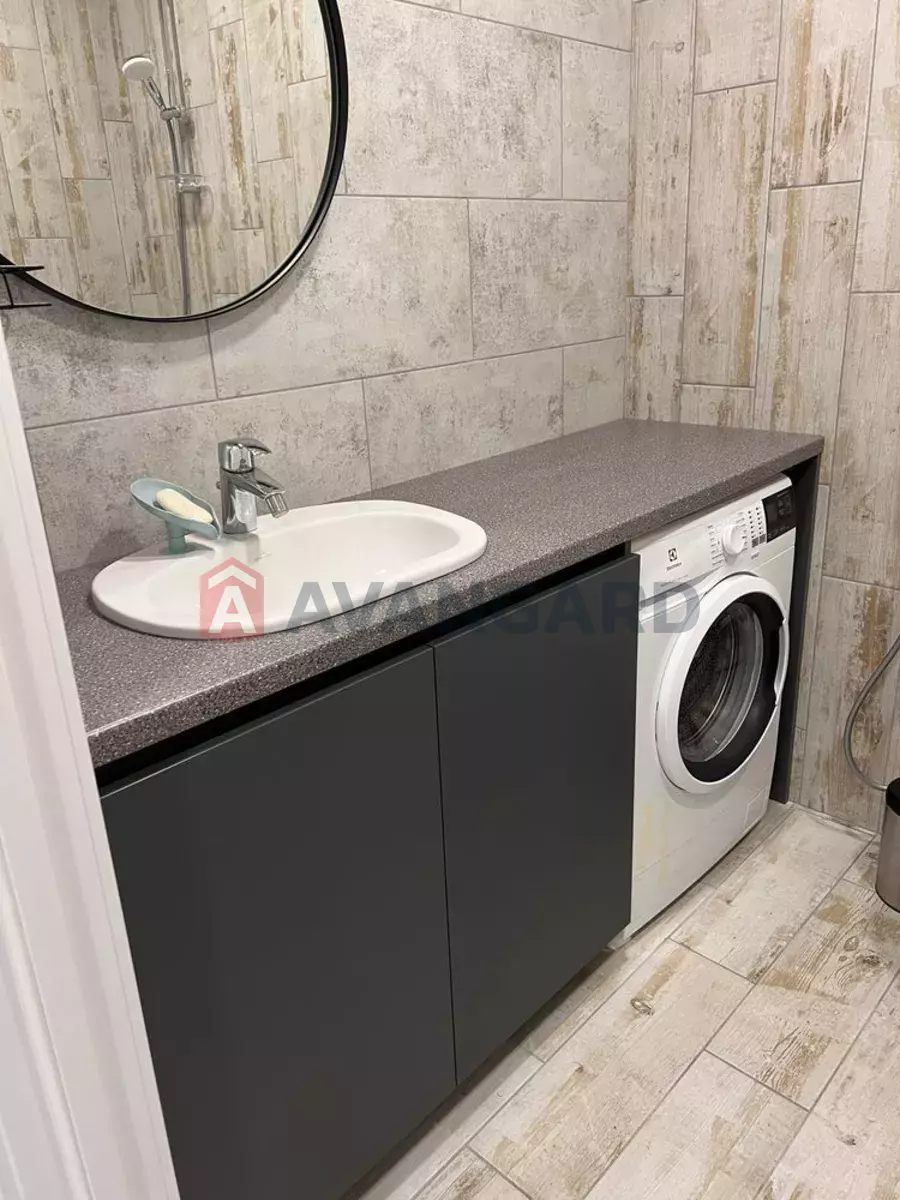 1 ��. ��������, 40/-/13 ��. �., 6/12 ������ ���� 5