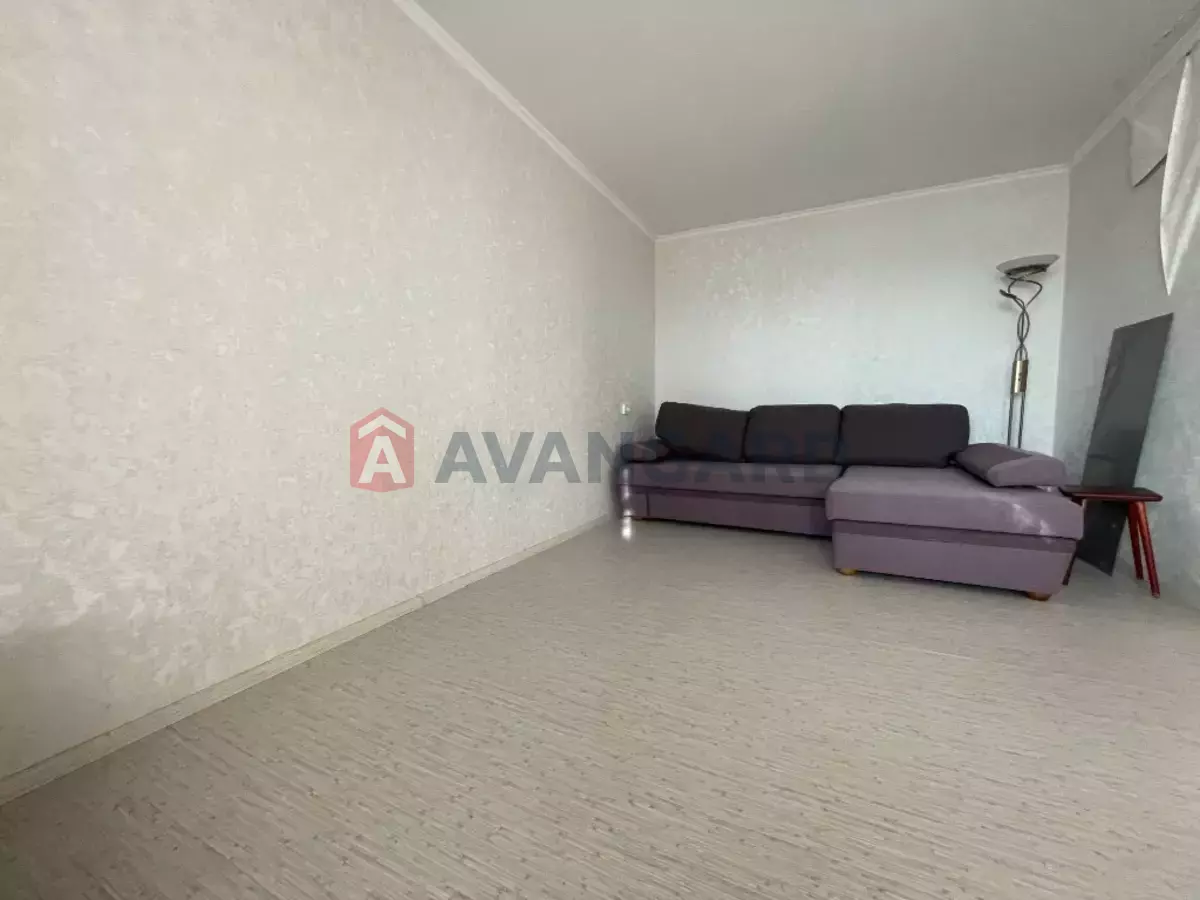 4 ��. ��������, 67/-/- ��. �., 9/10 ������ ���� 1